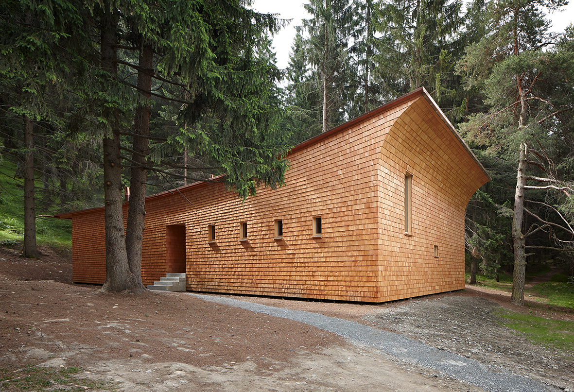Waldhütte in Domat/Ems (Architektur: Gion A. Caminada)