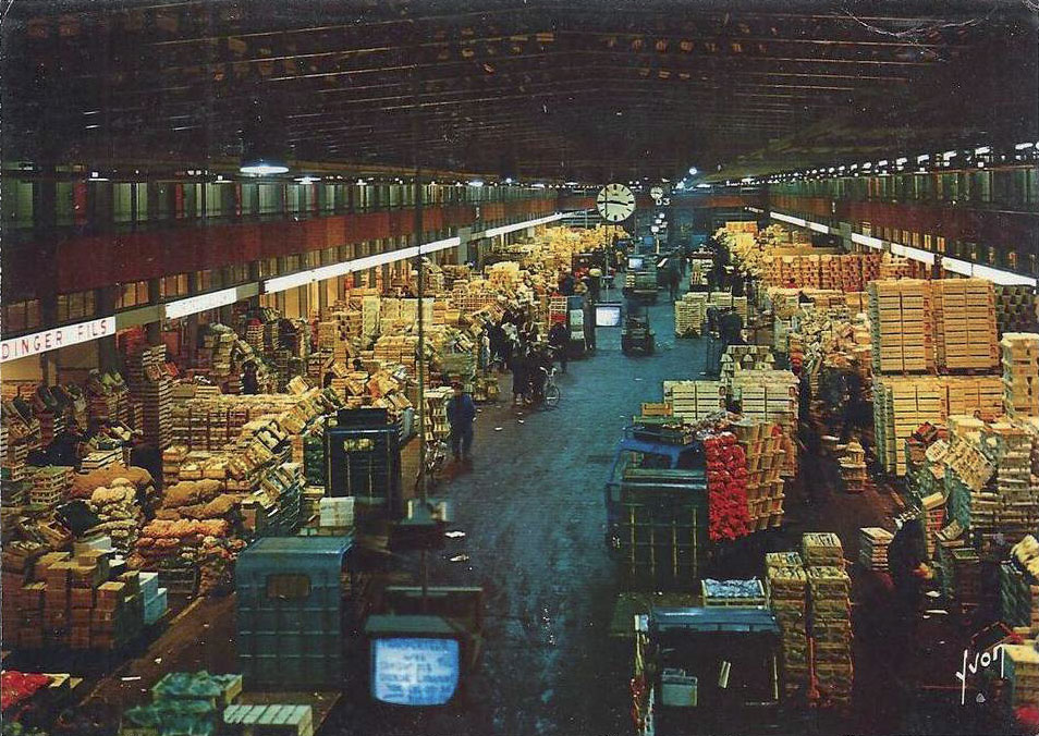 Les nouvelles halles internationales à Rungis, carte postale d’époque
