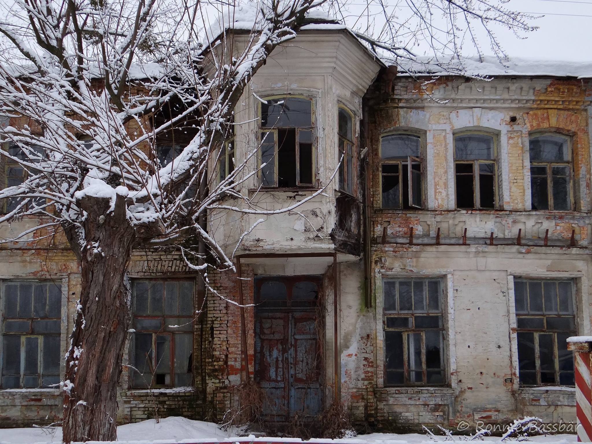 Josef Belapko, Offizier in Afghanistan, Tschernobyl und Nagorny Karabach: «Die sowjetische Regierung hielt die Wahrheit damals geheim. In diesen Tagen fühle ich einen tiefen Schmerz in meinem Herzen, wenn ich an meine Zeit in der 30-km-Zone zurückdenke. Es ist ein Vierteljahrhundert her, seit die schreckliche Nachricht von der Katastrophe diejenigen erreichte, die alles verloren was sie sich zuvor hart erarbeitet hatten. Das Schrecklichste aber ist, dass sie nicht nur ihre Habseligkeiten verloren, sonder
