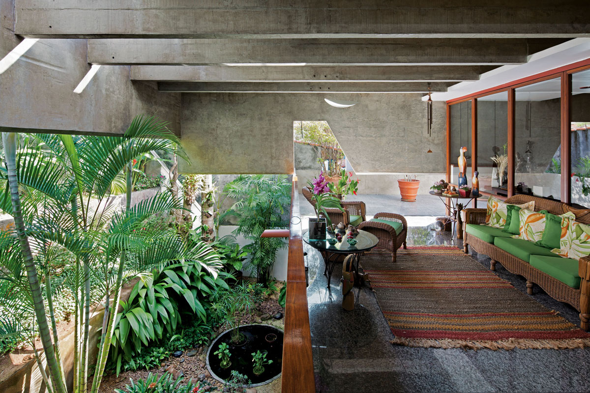 Casa Malta: Wohnhaus für Francisco Malta, Cardod, Morumbi, São Paulo. Bauzeit ab 1963. Blick auf die Veranda mit dem Garten.