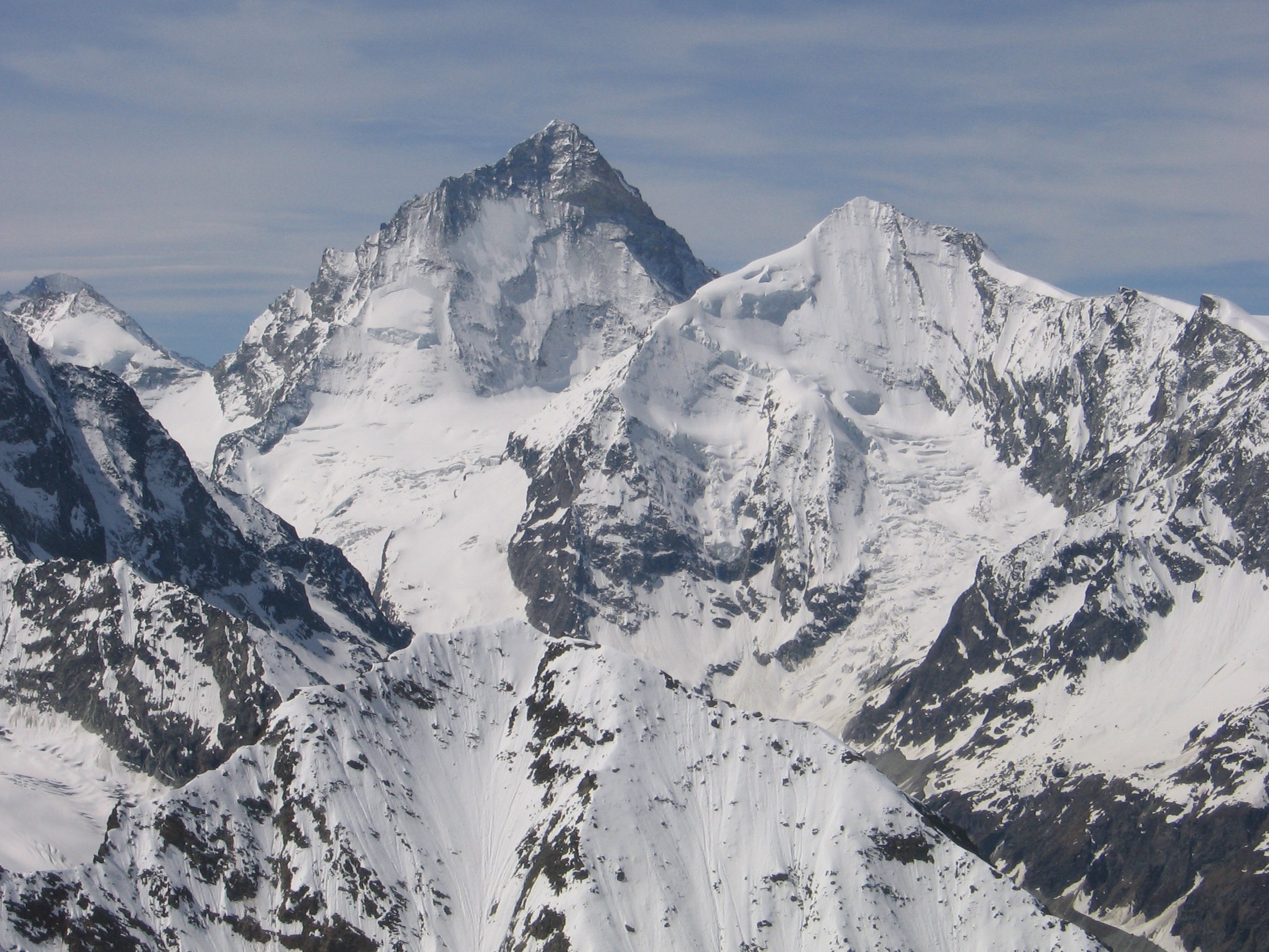 Dent Blanche et Grand Cornier dans la chaîne des 4000 valaisans
