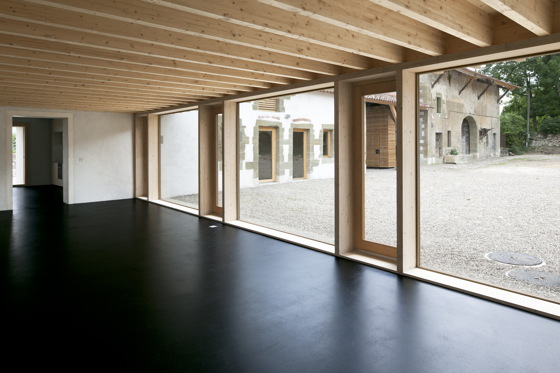 Restauration et transformation du Domaine Penet à Choully par l’atelier ar-ter