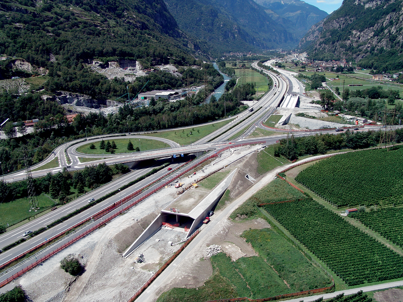 Galleria sotto l’uscita dell’autostrada A2 a Biasca.