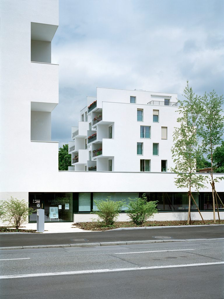 Siedlung Frieden von pool Architekten. Bauträgerschaft: SAW Stiftung Alterswohnungen der Stadt Zürich. Siedlung Frieden von pool Architekten. Bauträgerschaft: SAW Stiftung Alterswohnungen der Stadt Zürich.