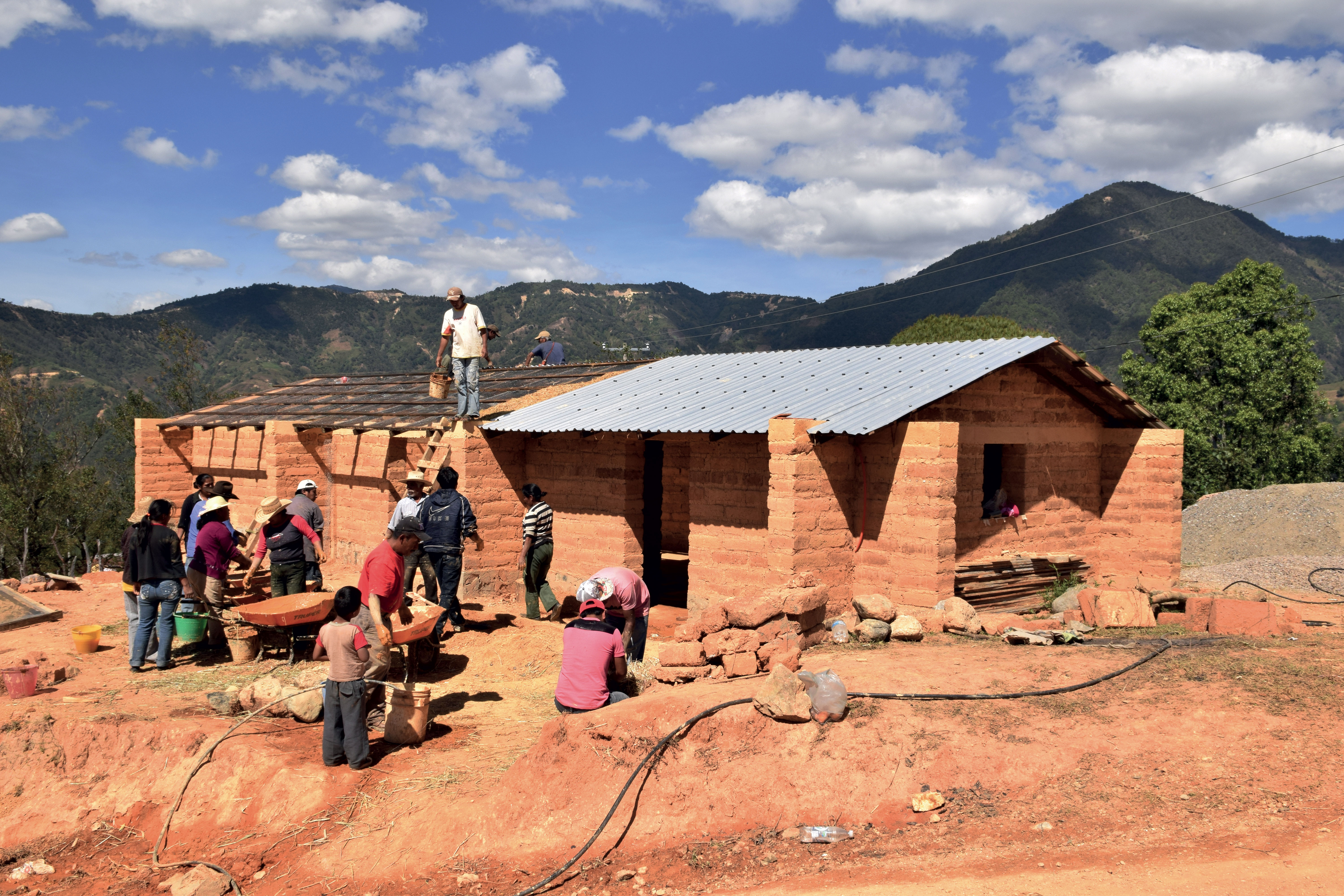 Constructions en adobe à Guerrero (Mexique) réalisées par Cooperación Comunitaria et les habitants de la sierra de Guerrero