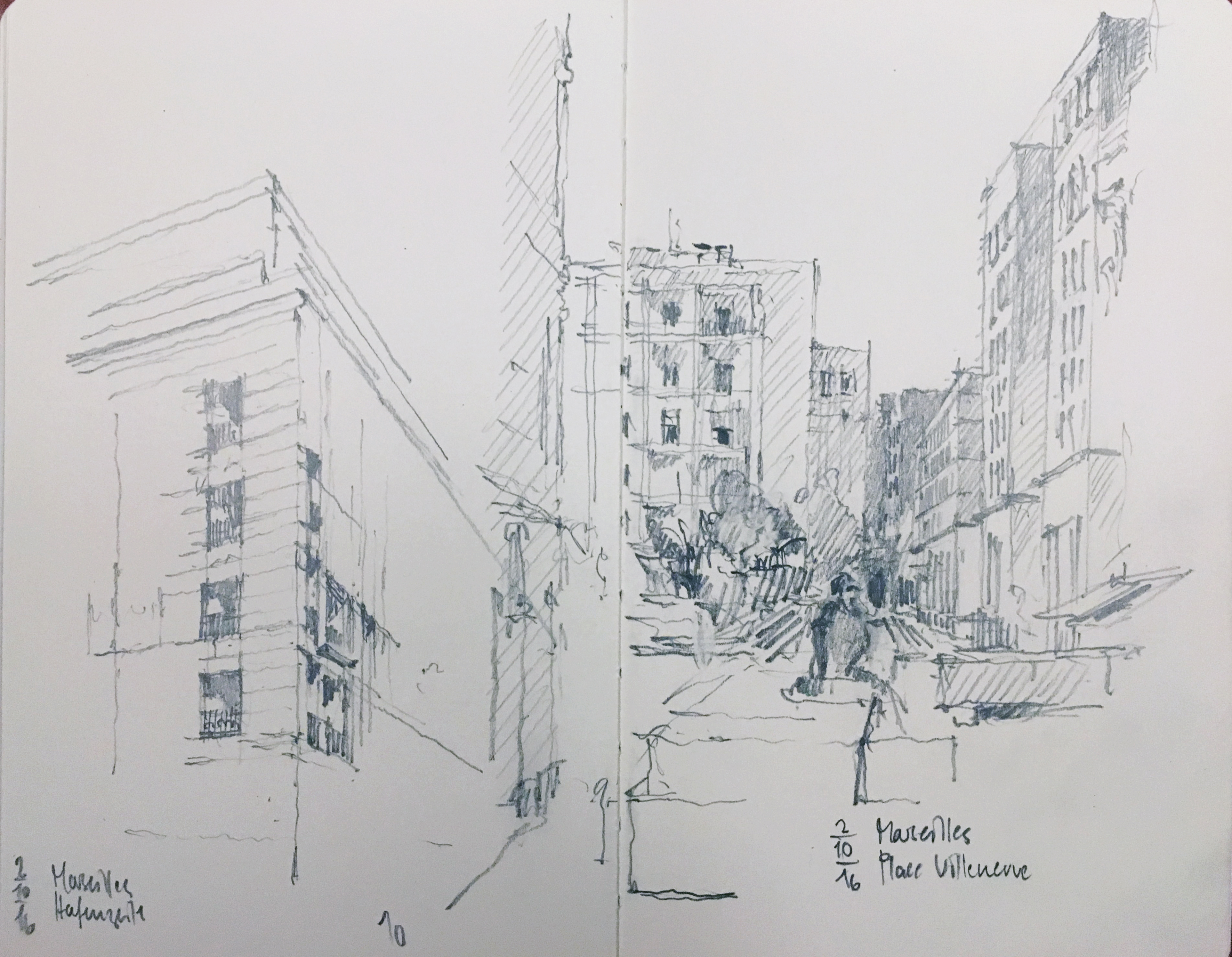 Häuserzeilen hinter dem Hotel de Ville.