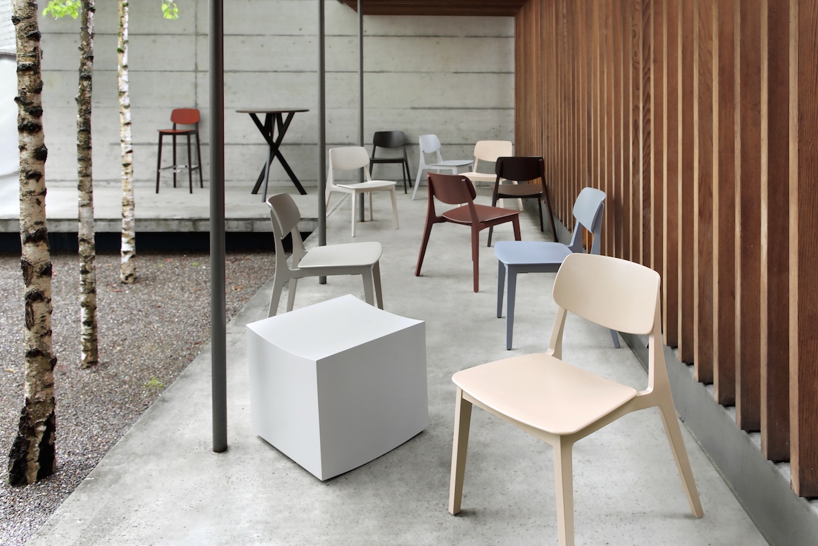 Die Fa. Dietiker in Stein am Rhein produziert eine Serie Sitzmöbel in der Farbpalette von Le Corbusier.