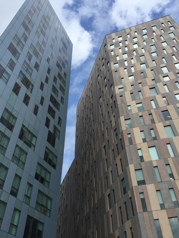 Die zwei Hochhäuser von David Cipperfield entlang der Avenida Diagonal sind Teil des Projekts «22@Barcelona».