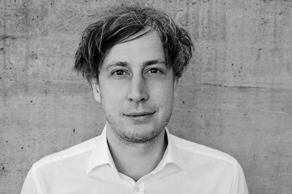 Benjamin Dillenburger ist Assistenzprofessor am Departement für Architektur an der ETH Zürich. Dort forscht er mit seinem Team an digitalen Entwurfsprozessen, seit 2014 mit dem Schwerpunkt 3-D-Druck.