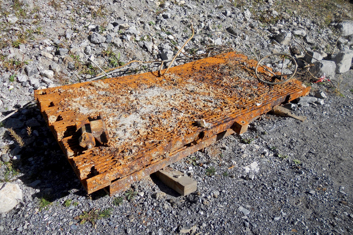 45 Jahre lang im Einsatz: der alte Rechen des Dotiereinlaufs.