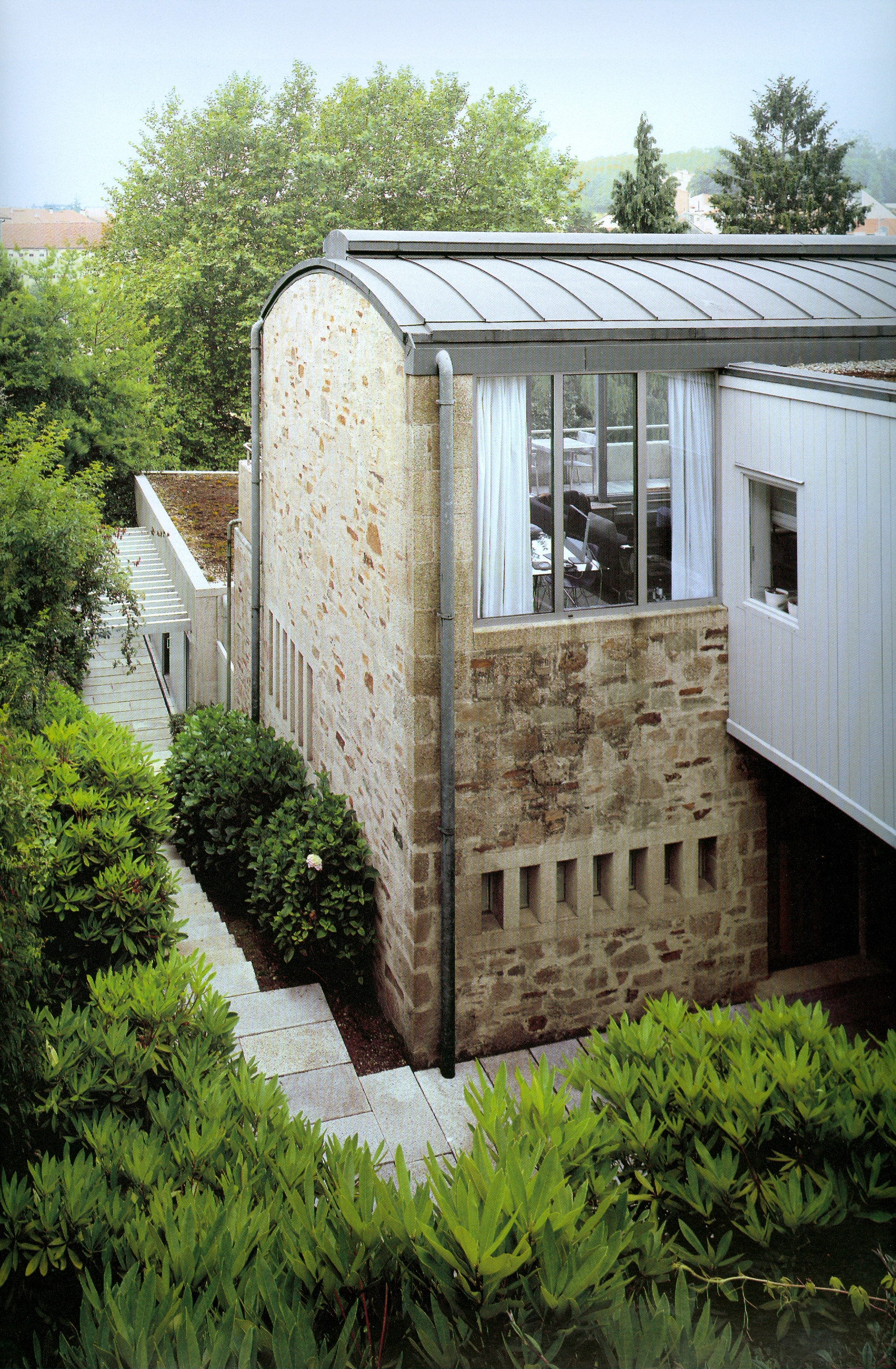 López Cotelo - Récupération d'anciennes fermes à Saint-Jacques de Compostelle