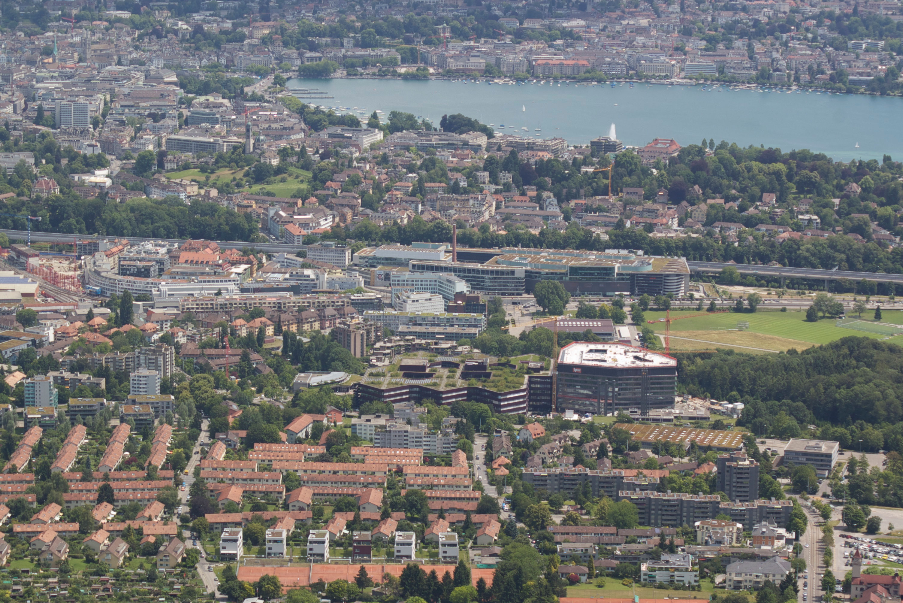 Hardbrücke et Prime-Tower, Zurich, vues depuis l’Uetliberg