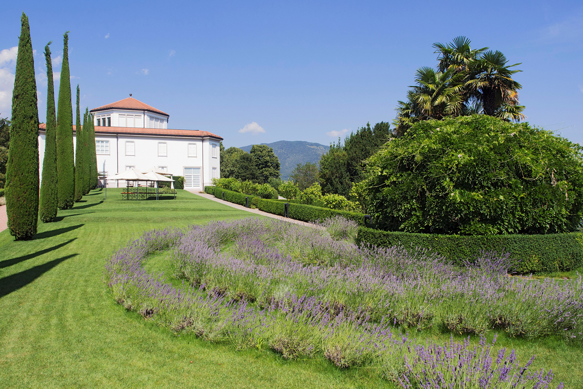 Der mediterrane Villengarten des Museo Vincenzo Vela in Ligornetto.