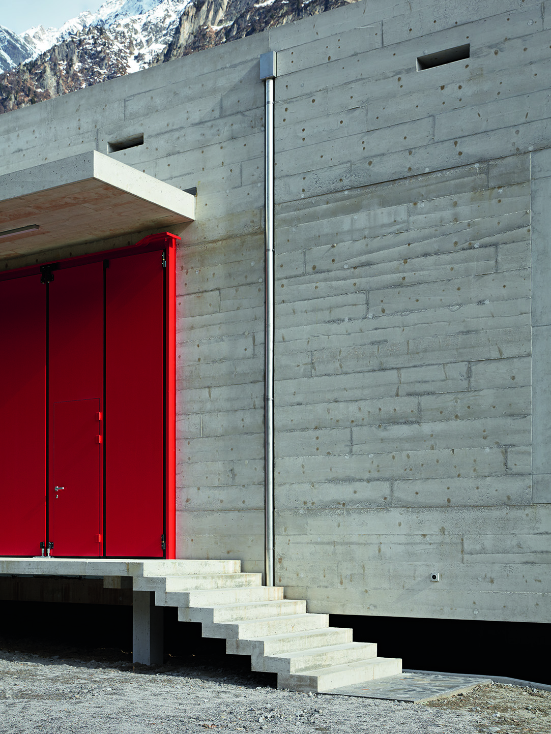 Atelier di Miriam Cahn, Stampa