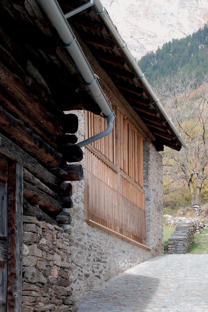 Ex stalla a Soglio, scorcio esterno