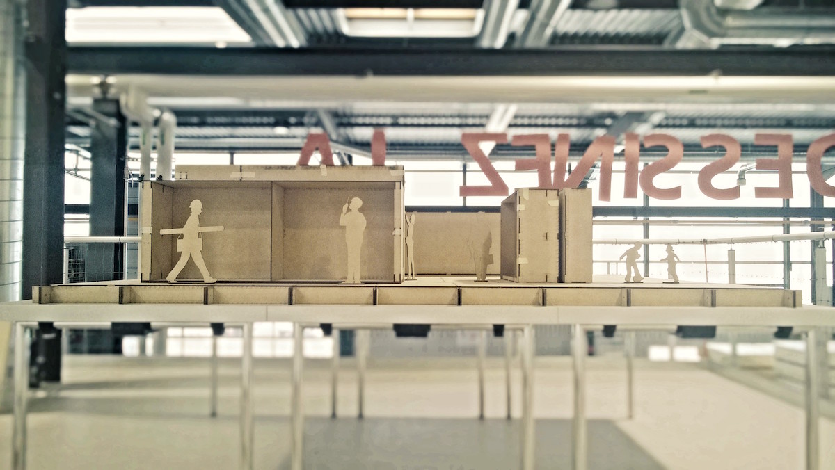 Ein grosses Arbeitsmodell ergänzt die Pläne und dient dazu, Detaillösungen möglichst gut vorzubereiten.