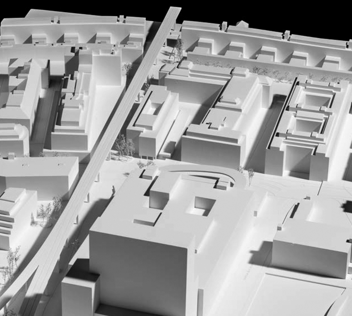 «Förrlock Holmes» präsentiert sich introvertiert mit zwei ineineinander verschränkten Flügeln.