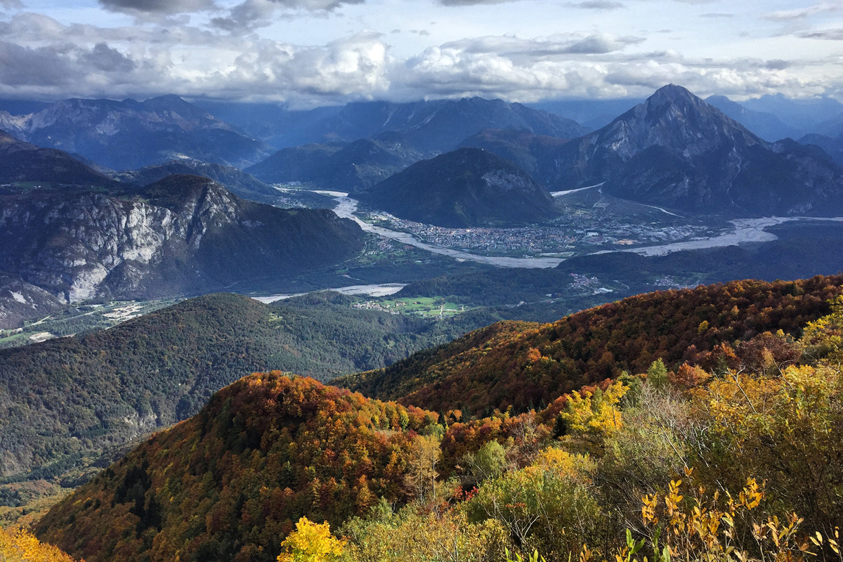 Rund 10 000 Menschen leben in der Stadt am Fuss der karnischen Alpen.