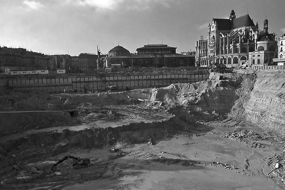 Il futuro centro commerciale parigino del Forum Les Halles con la stazione di interscambio della RER.