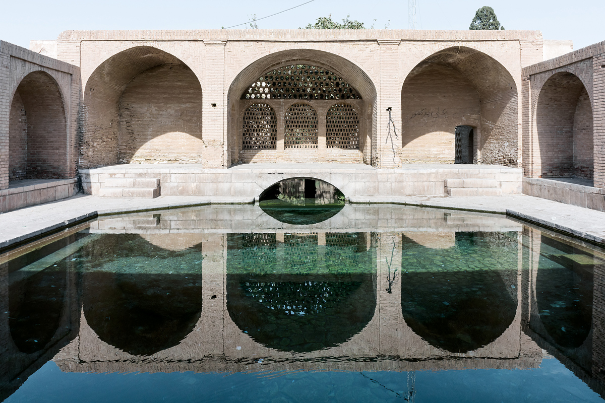 DOM-Architekturführer Iran von Thomas Meyer-Wieser: Zysterne des Bagh-e Fin, Kashan