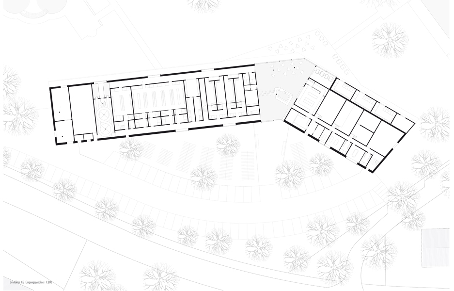Durch den Knick im Grundriss von «AVA» entsteht ein Vorplatz zur Strasse.