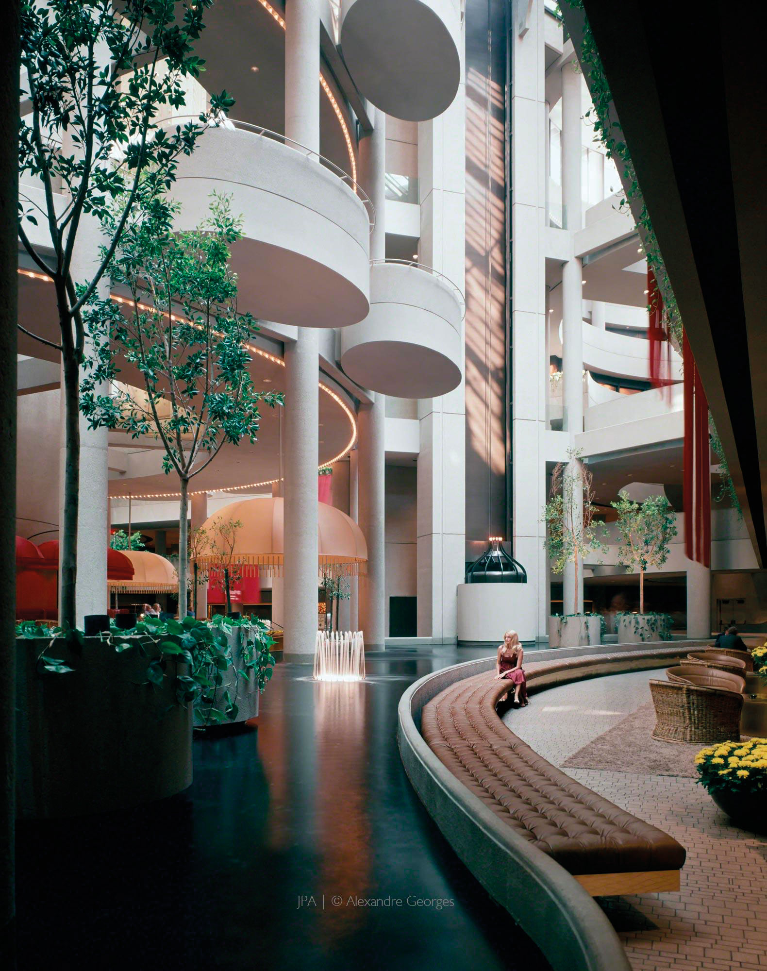3. Hôtel Westin Bonaventure, Los Angeles, John Port- man, 1974-1976