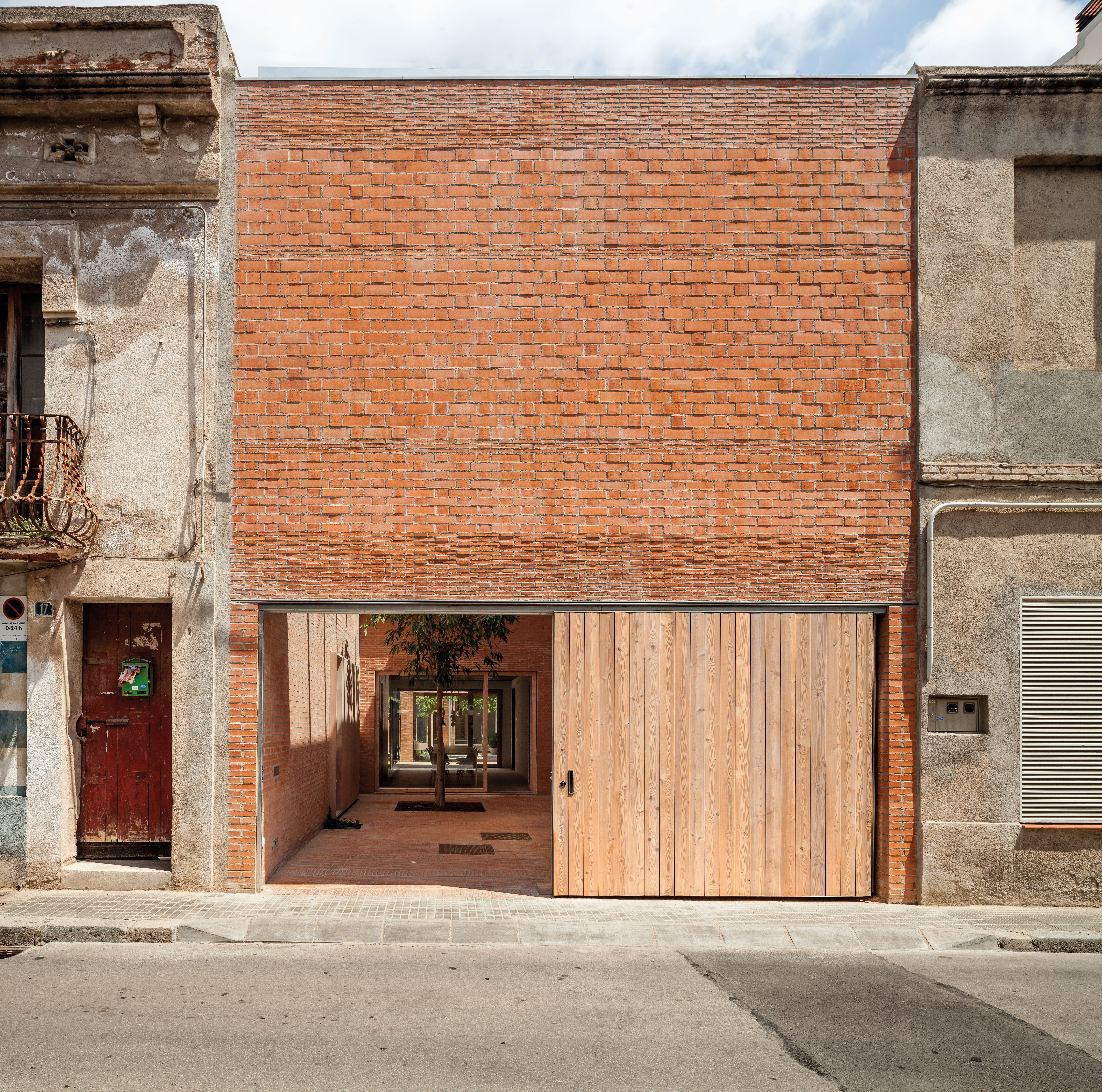 Maison 1014, Granollers. HARQUITECTES, 2015.