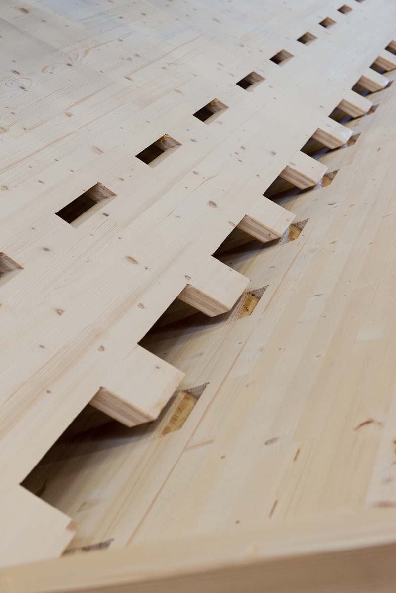 La forme de tenons n’admet qu’un seul plan d’insertion.