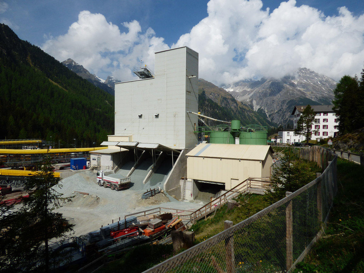 Eine alte Bekannte: Die Gesteinsaufbereitungsanlage am Albulatunnel II war schon am Gotthardbasistunnel in Sedrun im Einsatz.