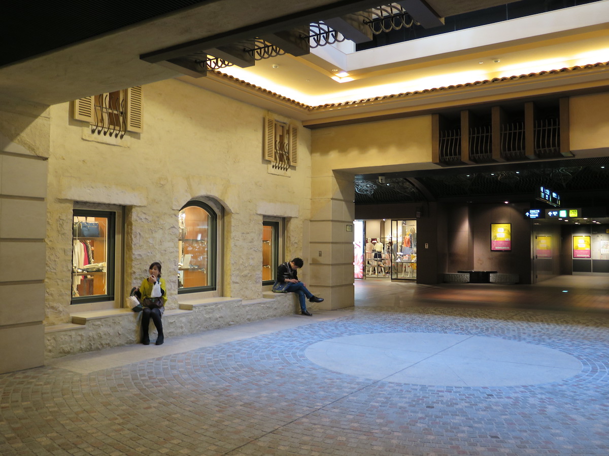 «Piazza» in unterirdischer Mall, Fukuoka, Japan (2014).