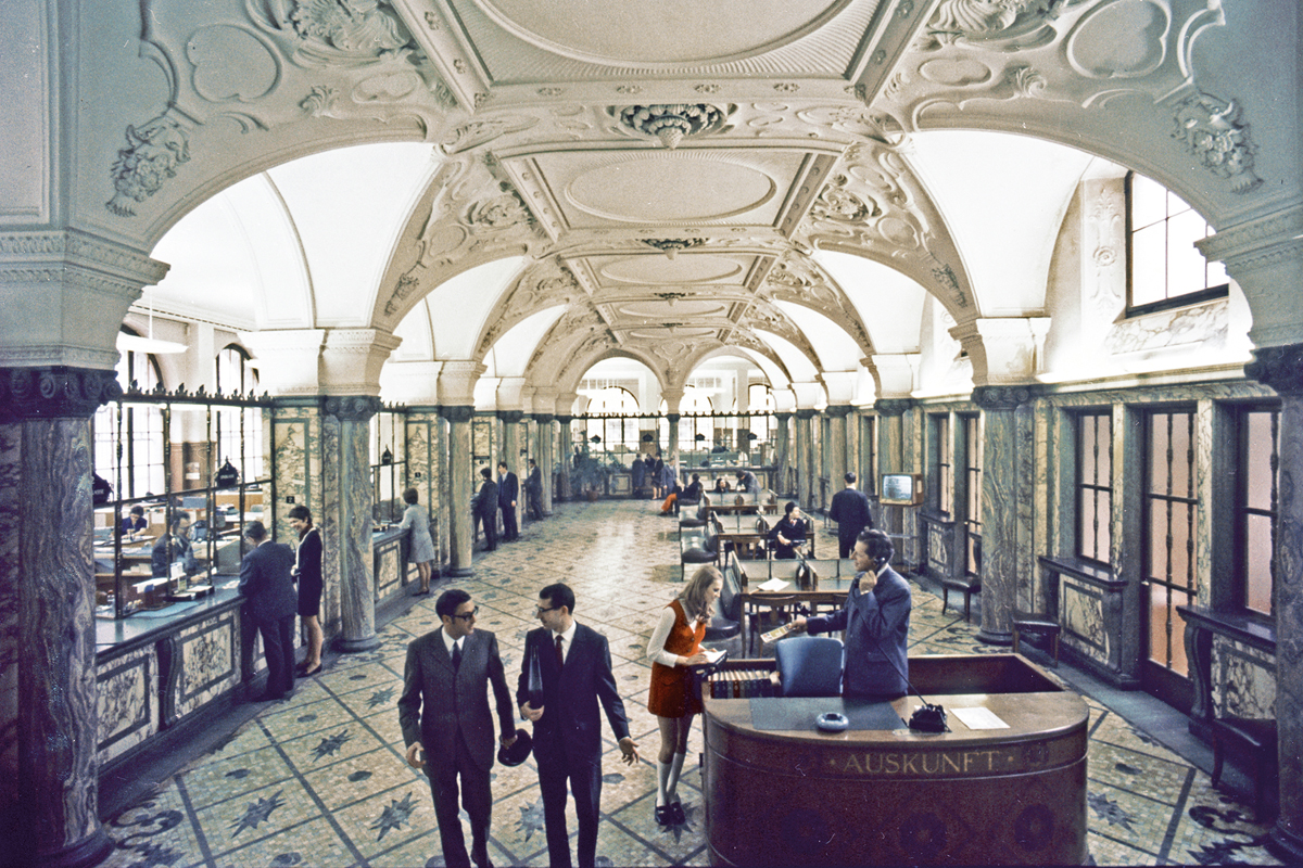 Bank Leuenhof in Zürich (Aufnahme von 1969).
