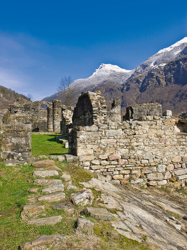 Burg Serravalle im Bleniotal.