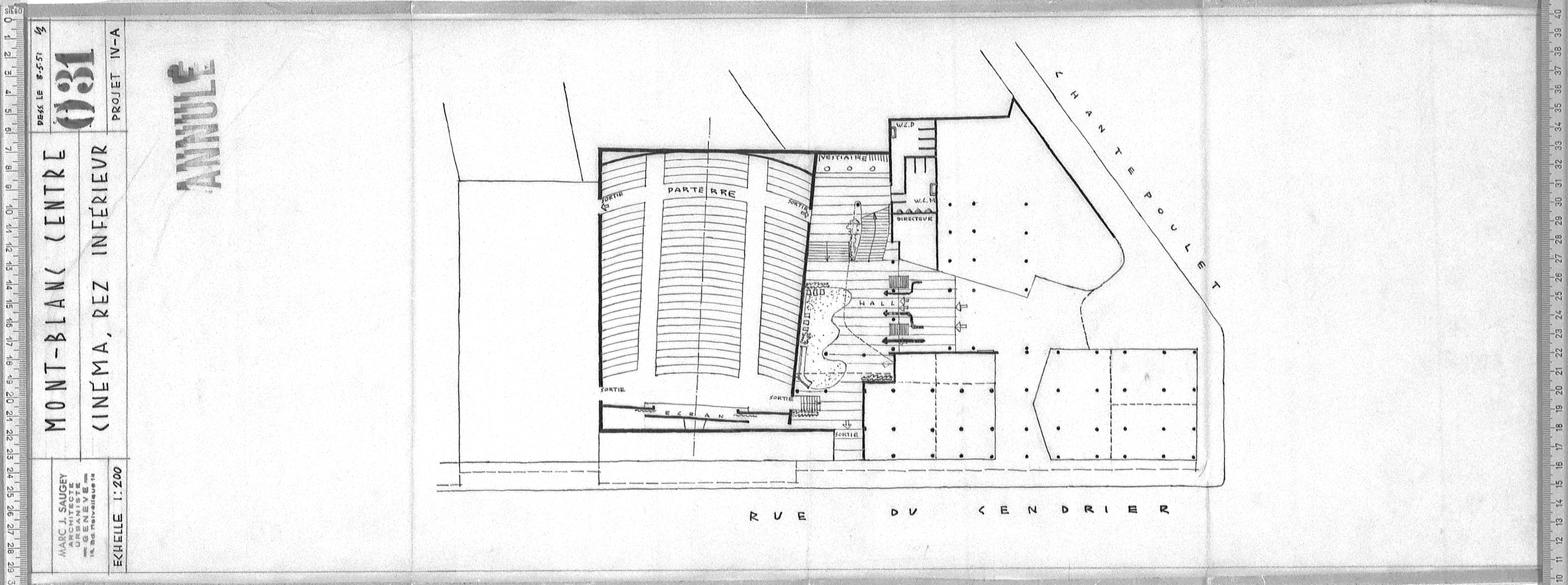 Avant-projets III F, G et IV-A, variantes pour l’implantation du cinéma, plan 031 du 23 avril 1951 et plan 031 du 8 mai 1951, dessinés par L.B. (Louis Bongard). La salle de cinéma est tournée pour essayer d’en augmenter la profondeur et de créer l’espace nécessaire au foyer.