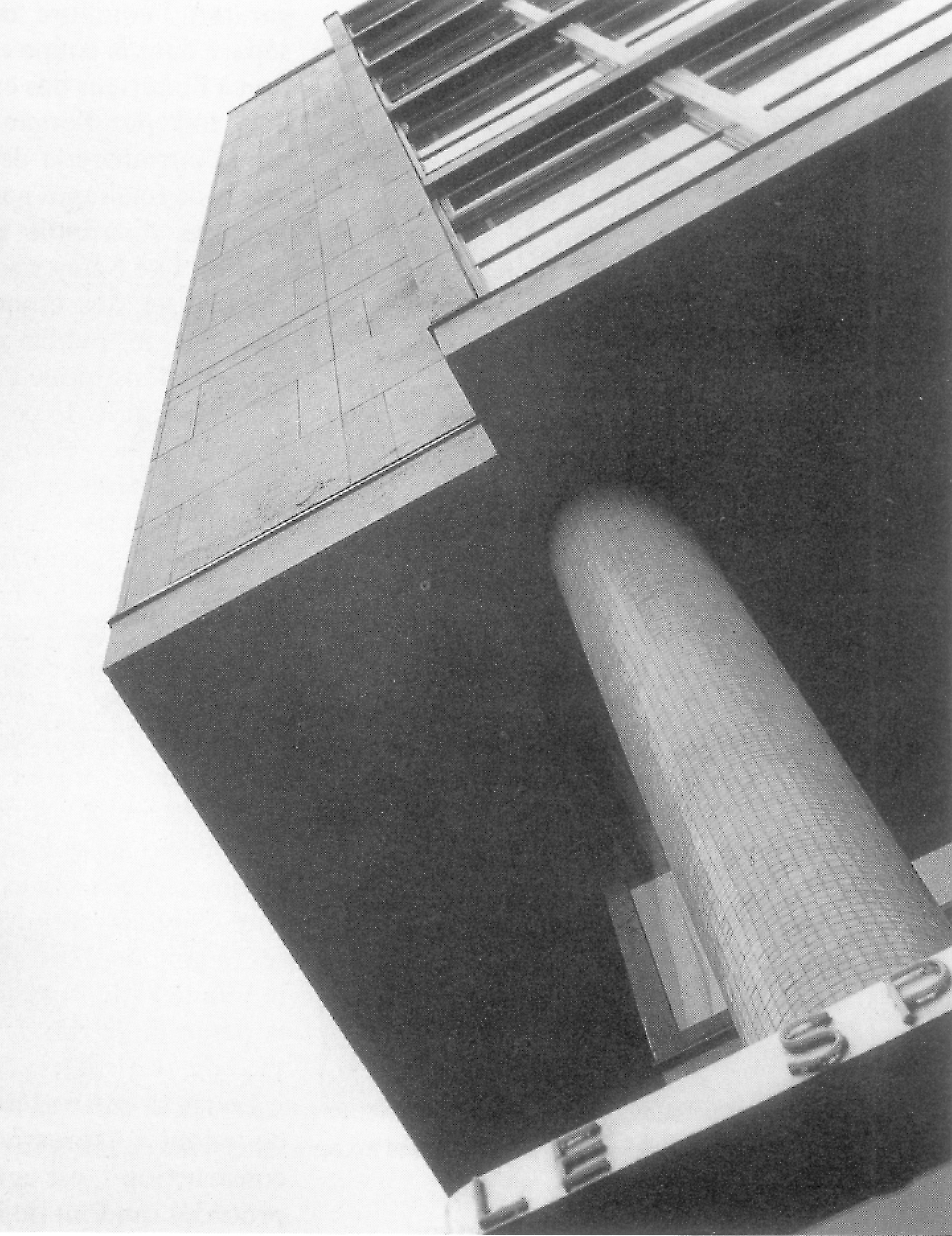 La façade rideau, détails du raccord avec les pans de murs et des profilés aluminium