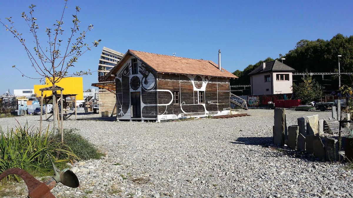 Holzpark Klybeck: kreatives Giebelholzhaus