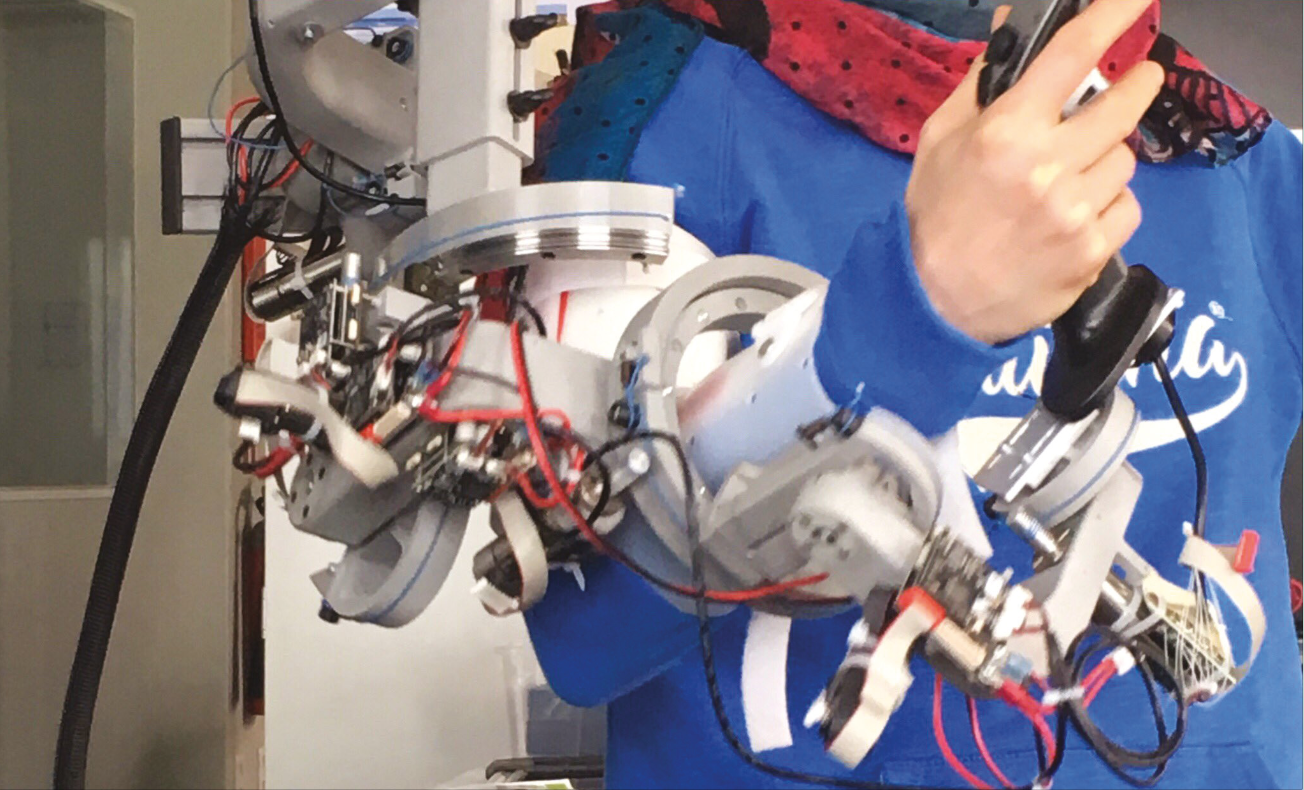 Exosquelette permettant de contrôler à distance les bras articulés de DexROV