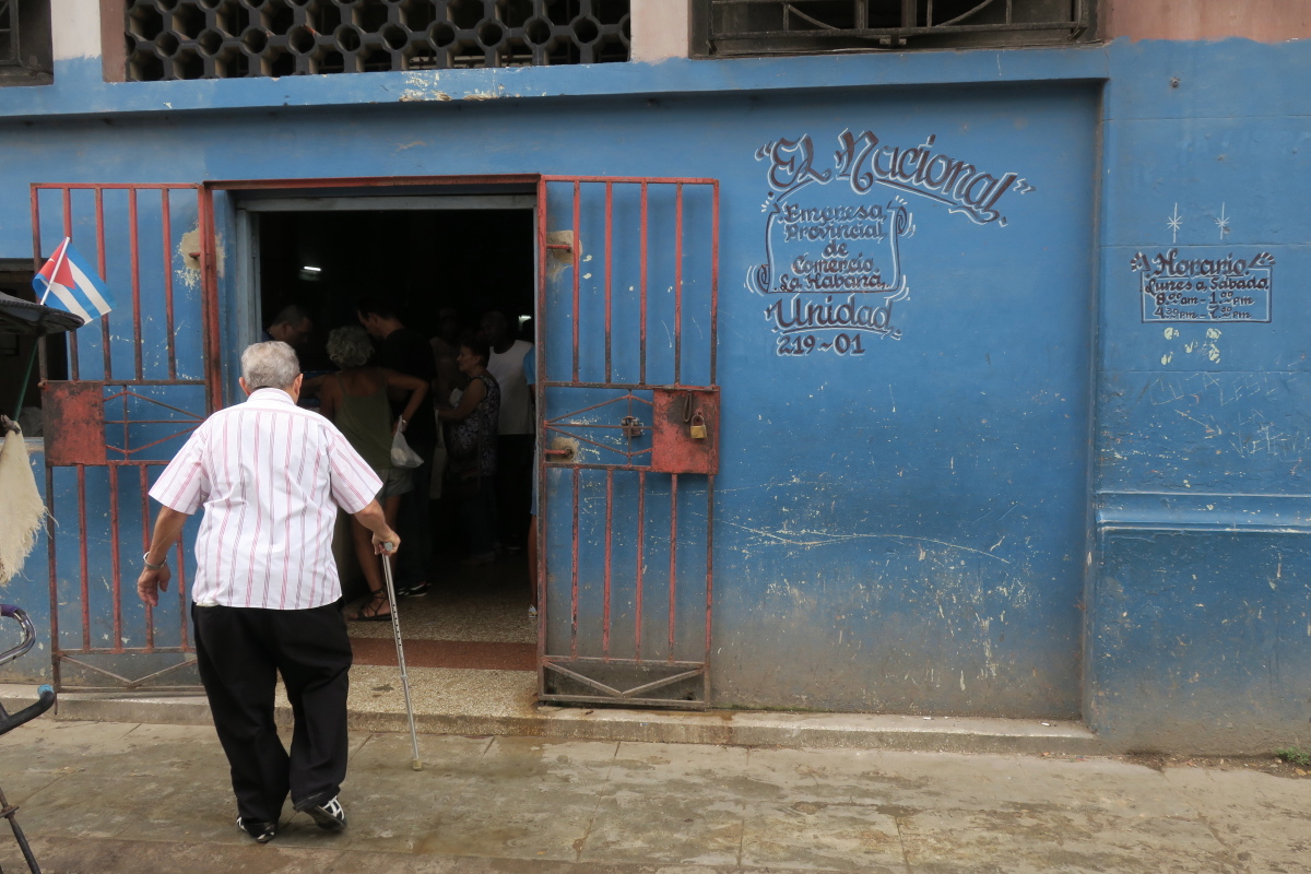 Ein Quartiersladen – sonntags geschlossen.