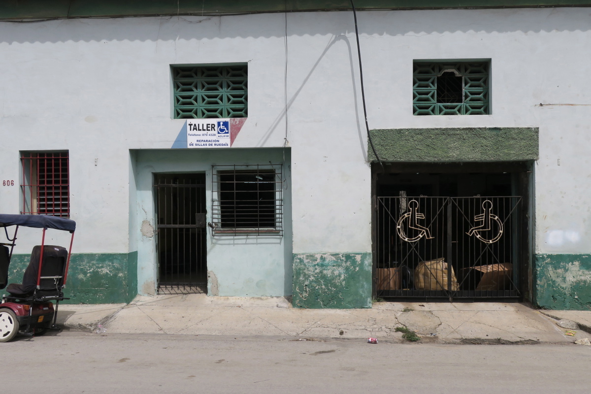 Reparaturwerkstatt für Rollstühle. Kubas Gesundheitswesen gilt in Lateinamerika als vorbildlich.