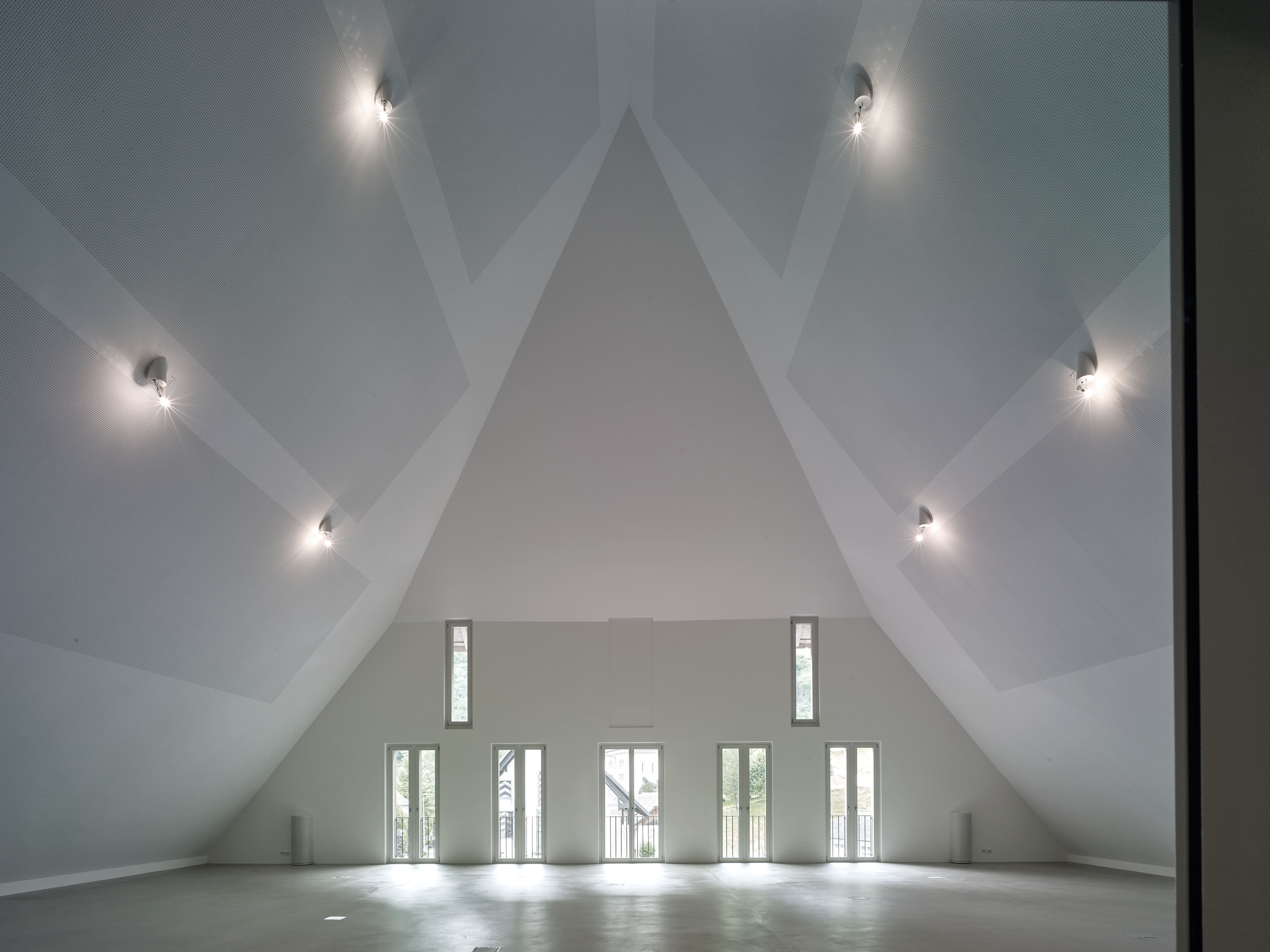 Comme la toiture est autoportante, les grandes salles polyvalente et d’exposition de la maquette Martini peuvent être entièrement dégagées.