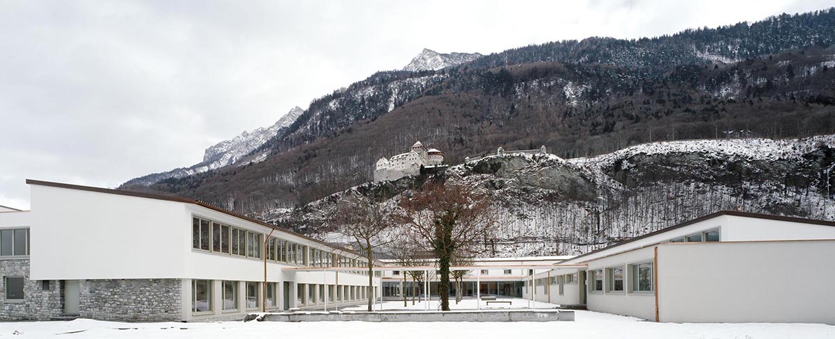Auszeichnung Kategorie Sanierung: Schulgebäude Giessen, Vaduz FL von Ospelt Strehlau Architekten AG