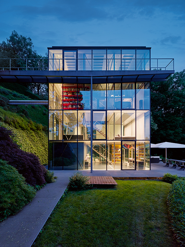 Wohnhaus R128: modularer Aufbau und gesteckte Kon­struktionselemente.