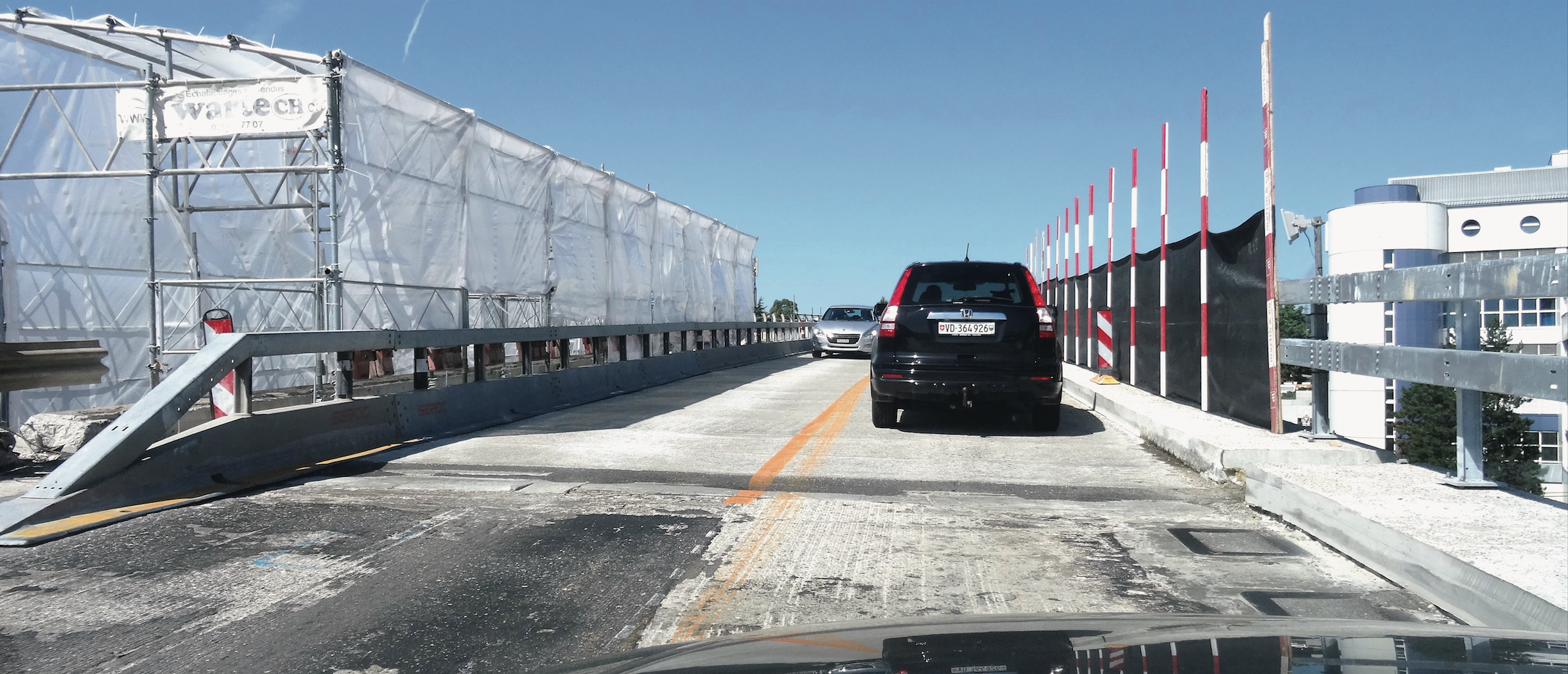 Circulation provisoire sur le BFUP « jeune ». Les travaux concernant la bordure Est n’empêchent pas le trafic bidirectionnel.