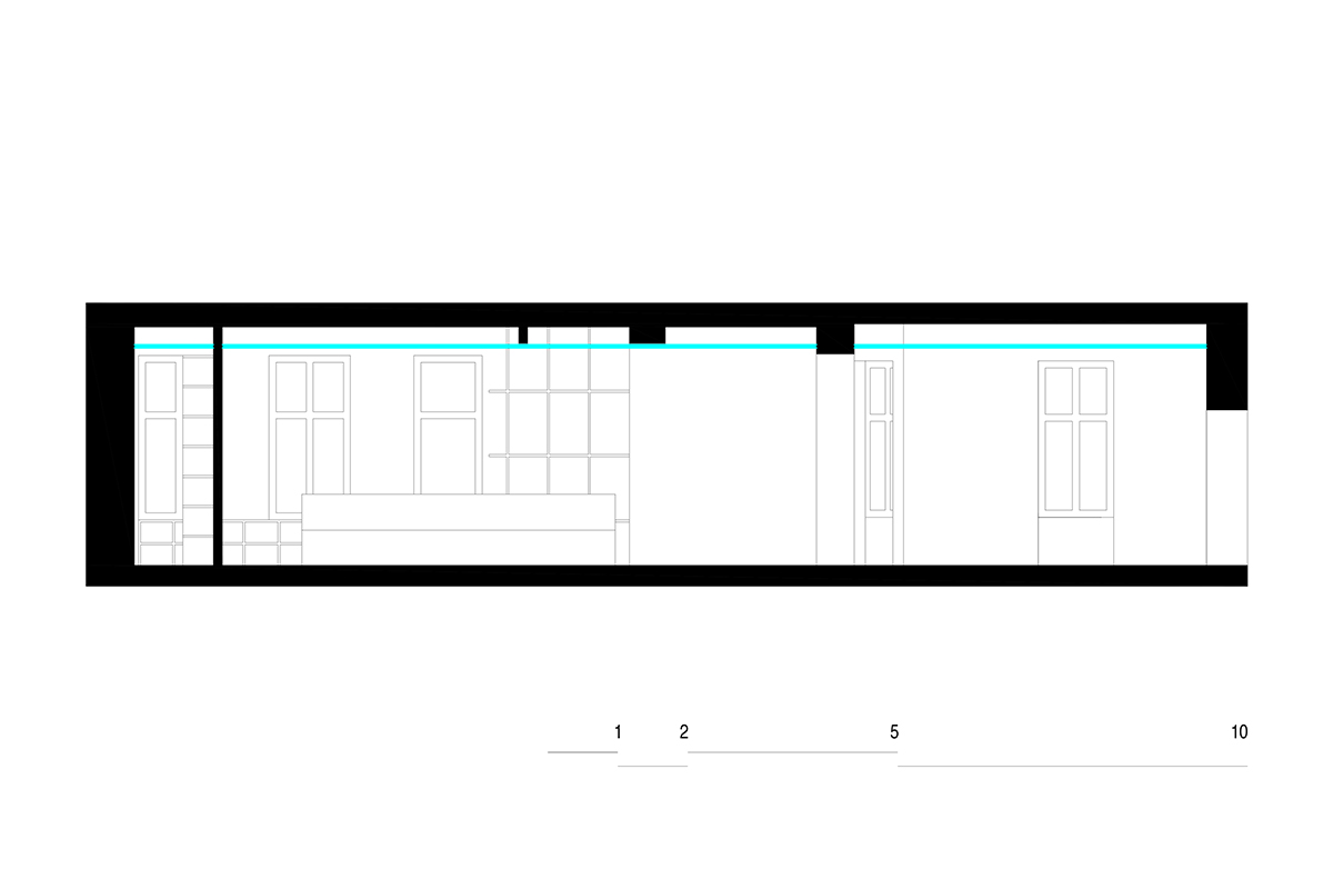 Vertikalschnitt durch Empfang und Flur mit Blick Richtung Hof.