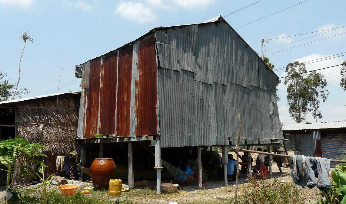 Anerkennung «Taifun Linda 1997», Vietnam von Laura Lyon: ein Haus der Region Kien Giang.