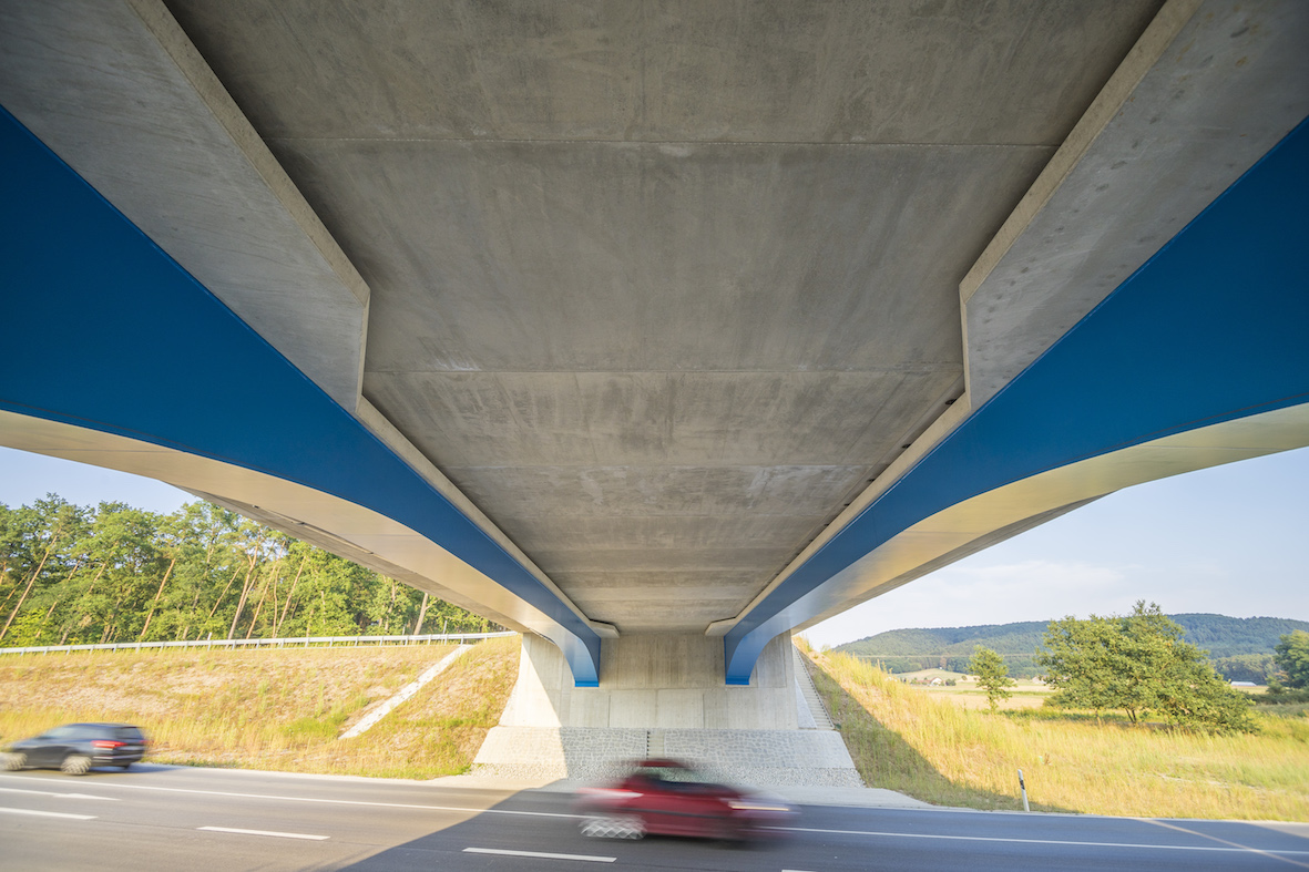 Kategorie Strassen- und Eisenbahnbrücken: Das Pilotbauwerk Greisselbach in der Oberpfalz