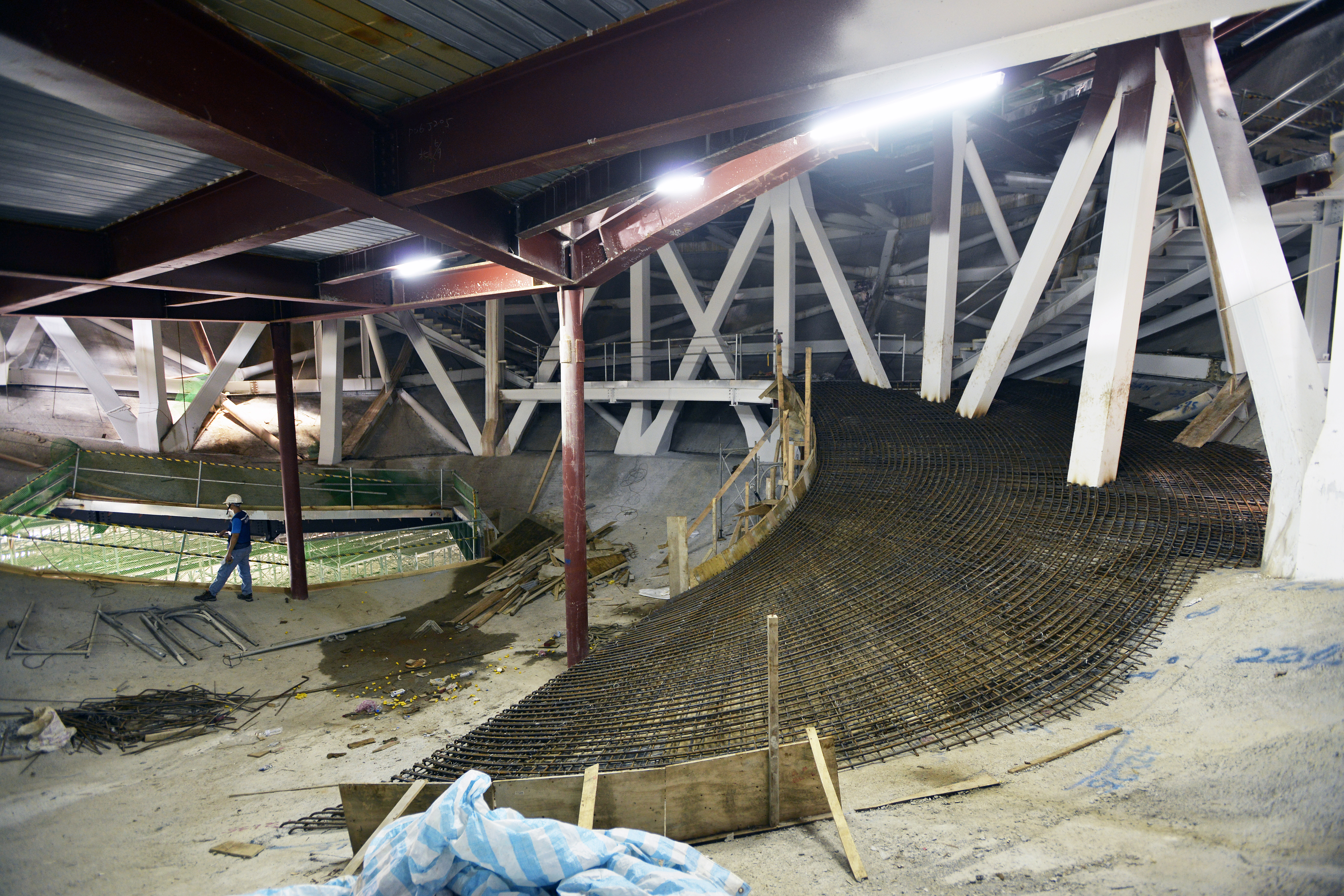 Vue du foyer d'accès au théâtre sphérique "Proscenium Playhouse"