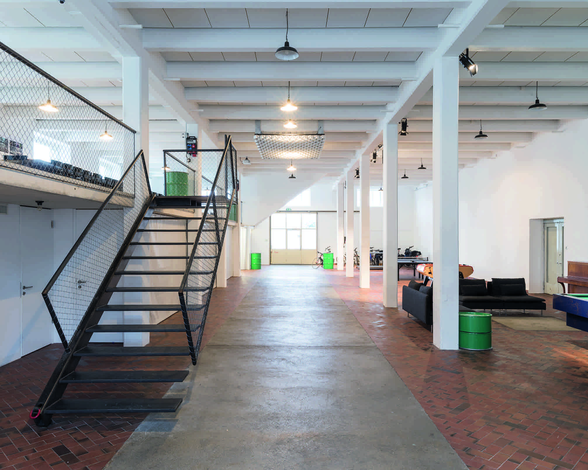 Salle Perrier et bureaux, Chavannes-près-Renens. Maître d’ouvrage: Pont12 Architectes, Chavannes-près-Renens. Maître d’œuvre: Pont12 Architectes, Chavannes-près-Renens