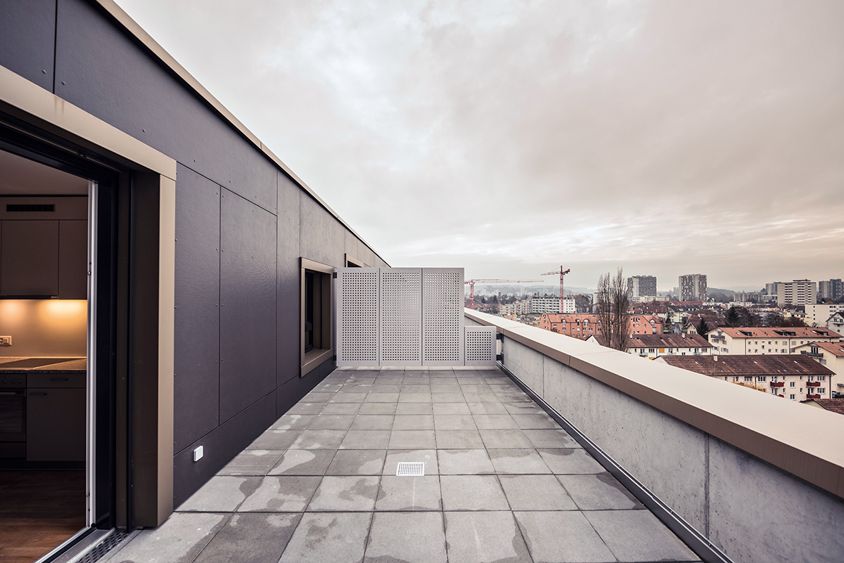 Grosszügige Terrassen auf der Nordwestseite.