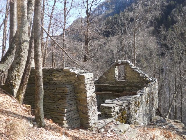 Verlassene Gebäude im Onsernonetal.