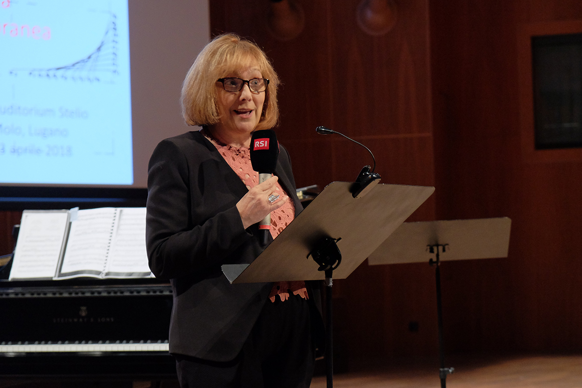 Mercedes Daguerre begrüsst die Gäste herzlich.